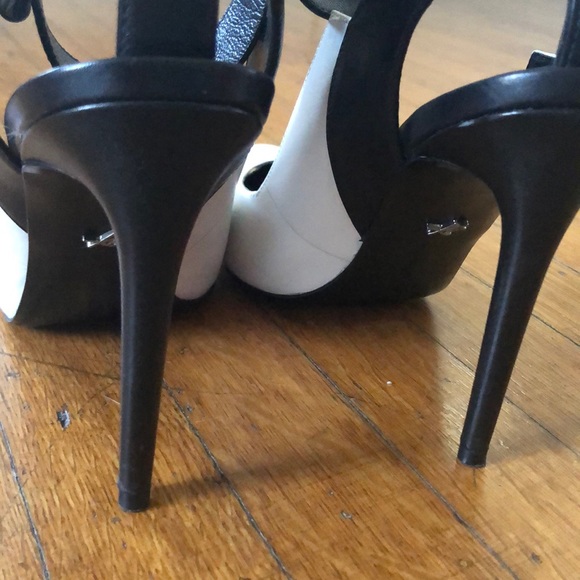 Kenneth Cole Ankle Strap Pumps - Picture 4 of 5